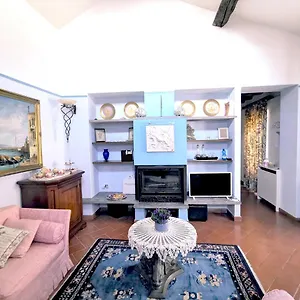  Apartamento Wonderful Penthouse In The Heart Of Italia